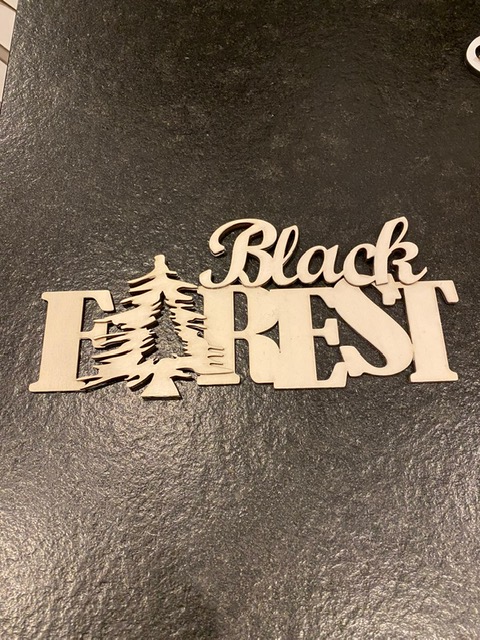 Schriftzug Black Forest weiß